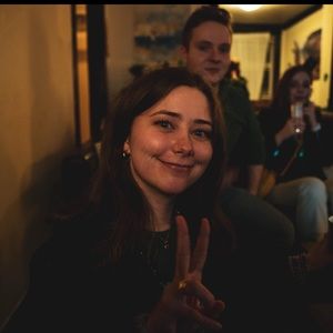 Meet your Posher, Olivia